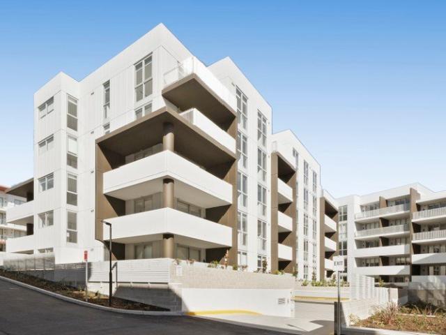 Modern One Bedroom Apartment in the Heart of Schofields!
