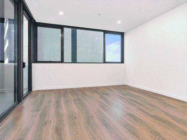 Modern One Bedroom Apartment in Vibrant Liverpool with Dedicated Parking