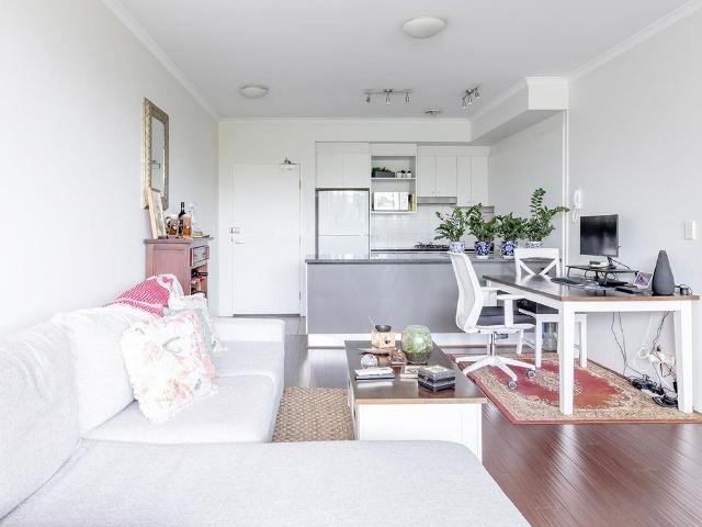 Modern One Bedroom Apartment Resort Style Living