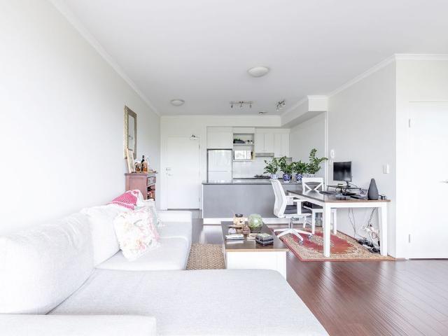 Modern One Bedroom Apartment Resort Style Living