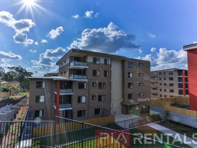 Modern One bedroom Apartment + study for lease. walking to Norwest Metro station