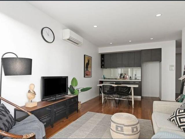 Modern One Bedroom Apartment with City Views