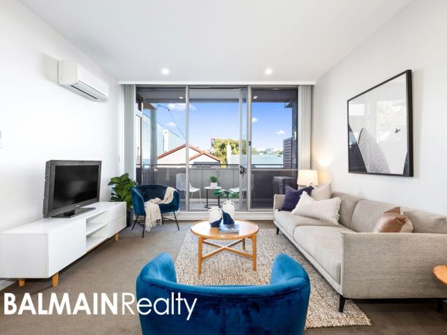 Modern One Bedroom Apartment With Air Conditioning PLUS Built in Study