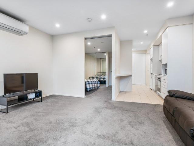 Modern One Bedroom Apartment with Spacious Balcony in the Heart of Dandenong