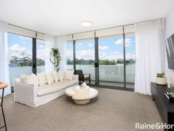 Modern One Bedroom Apartment With Study