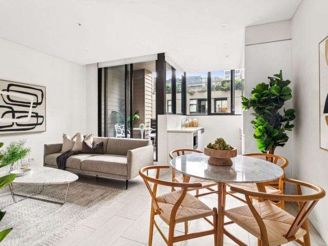 Modern One Bedroom Apartment with Study Nook in the Prestigious Finery Complex