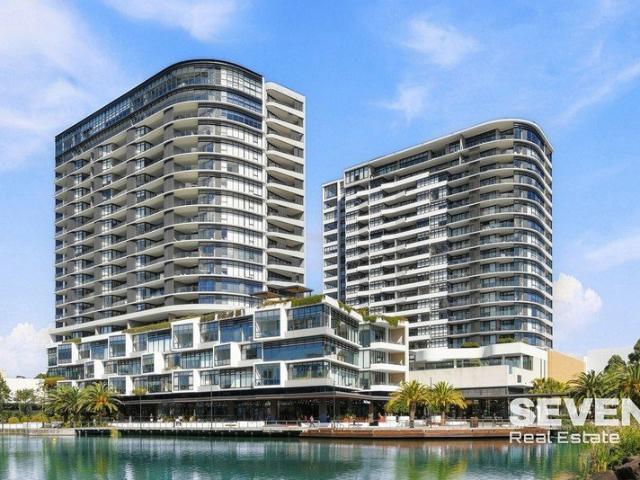 Modern One Bedroom Apartment with Stunning Lake Views | Esplanade Norwest