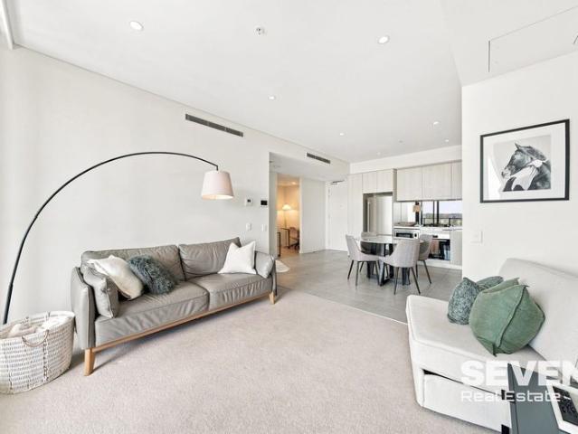 Modern One Bedroom Apartment with Stunning Lake Views | Esplanade Norwest