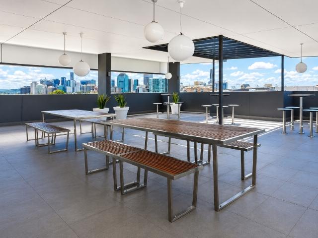 Modern One Bedroom Apartment with Stunning River Views