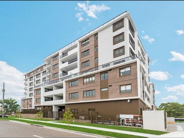 MODERN ONE BEDROOM APARTMENT WITH PRIVATE OUTDOOR SPACE IN ST MARYS