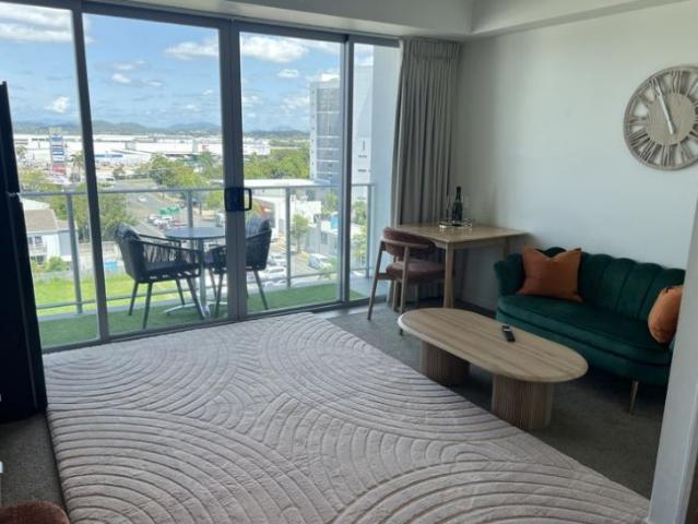 MODERN ONE BEDROOM APARTMENT