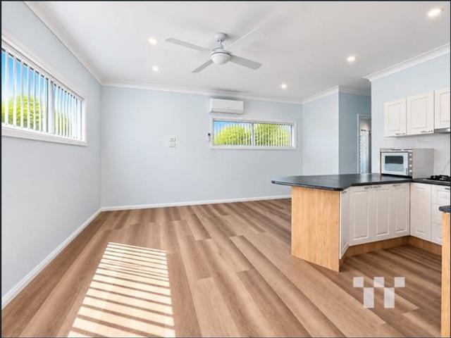 Modern One Bedroom Granny Flat in Convenient Hamilton North Location