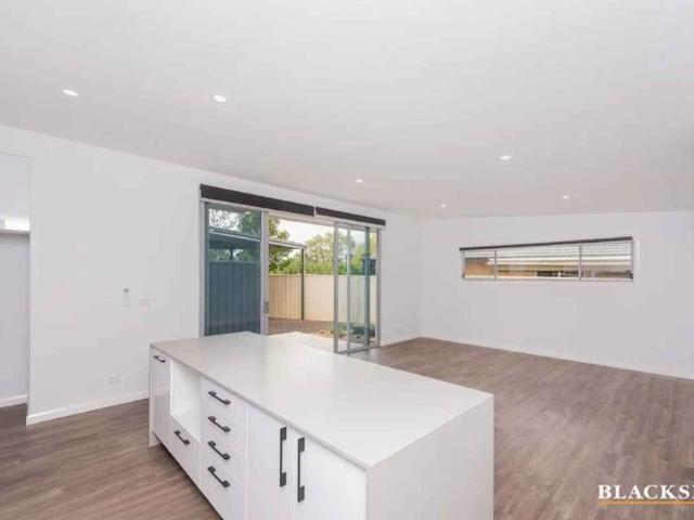 Modern One Bedroom Duplex In Prime Location