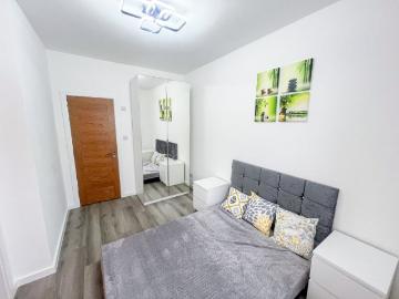 Modern One Bedroom Flat Available