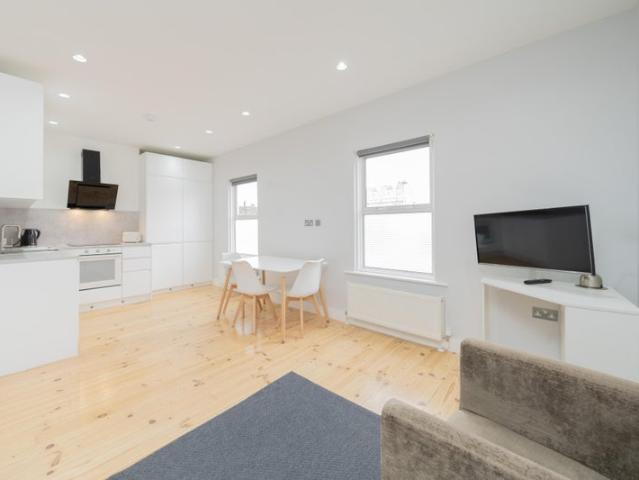 Modern one bedroom flat Kilburn