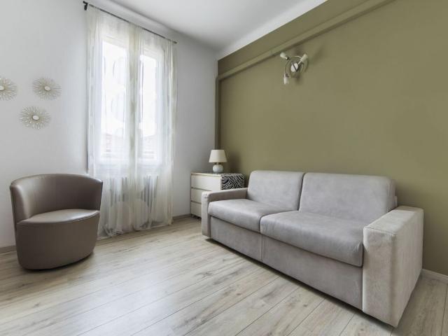 Modern One Bedroom in Bolognina near Train Station, Bologna Amsterdam Apartments for Rent