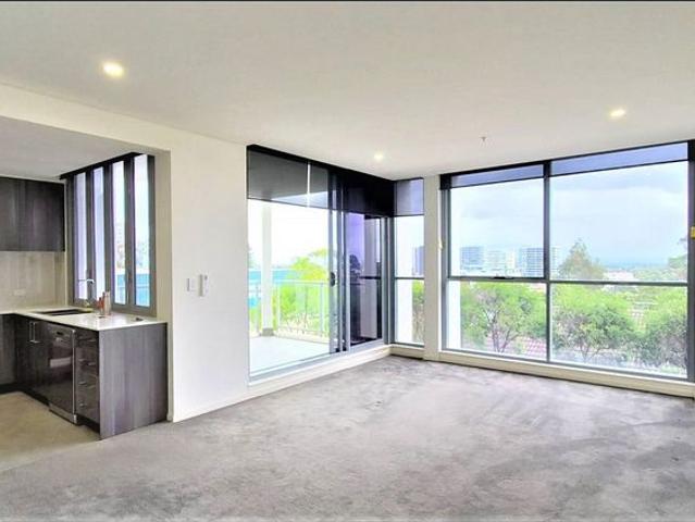 Modern One Bedroom One Bathroom Apartment NOW LEASING!