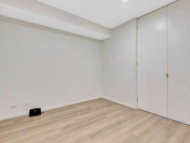 Modern One Bedroom Living in a Convenient Essendon North Location