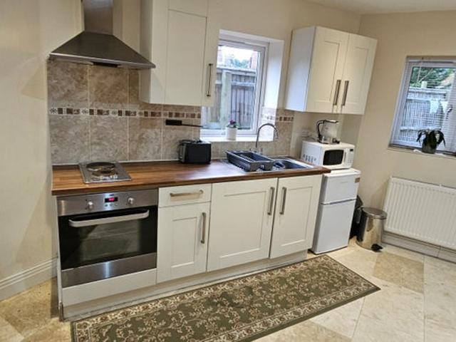 Modern One Bedroom Maisonette, Botley, Oxford