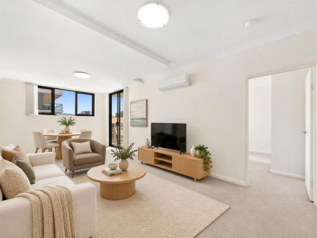 Modern One Bedroom Plus Study Apartment with North Facing Balcony