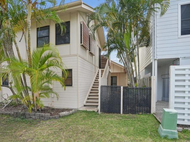 Modern One Bedroom Relaxed Coastal Living in Marcoola
