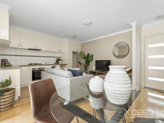 Modern One Bedroom Townhouse Convenient, Low Maintenance Living!