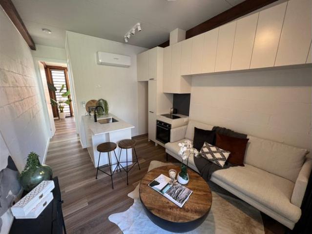 Modern One Bedroom Townhouse