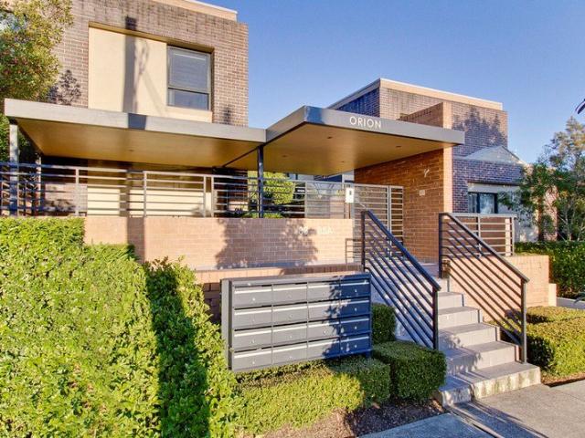 MODERN ONE BEDROOM TOWNHOUSE