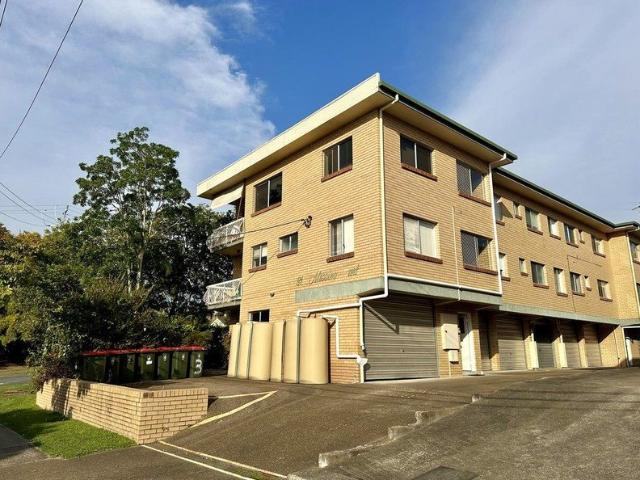 Modern One Bedroom Unit with Secure Garage