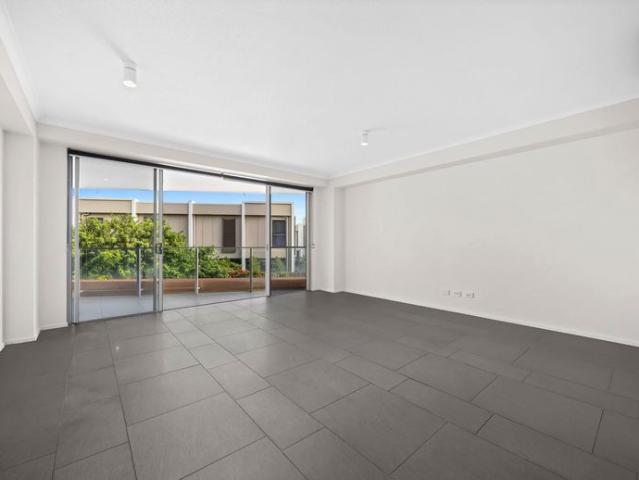 Modern One Bedroom Unit in Prime Location!