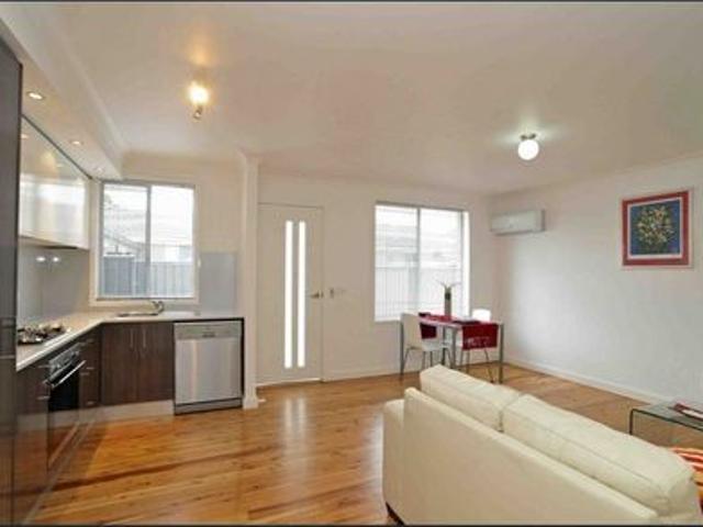 Modern One Bedroom Villa in Convenient New Lambton Location