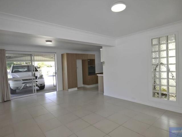 ✨ MODERN OASIS IN EAGLEBY COMFORT, CONVENIENCE & LIFESTYLE!