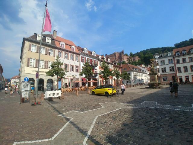 Modern old town apartment with gallery, centrally located below the castle, Heidelberg Amsterdam Apartments for Rent