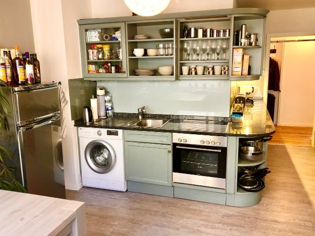 Modern, open floor apartment, centrally located, but very quiet, Munchen Amsterdam Apartments for Rent