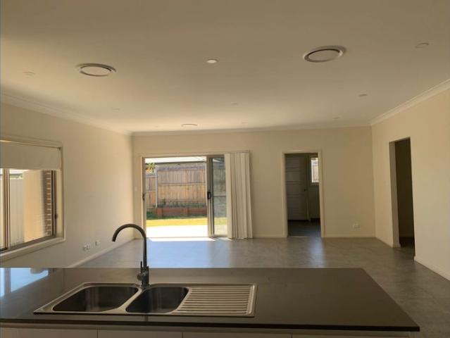 Modern Open Plan Living 3 Bedroom Family Home. Attached Private 2BRM Granny Flat Also Available for Lease!