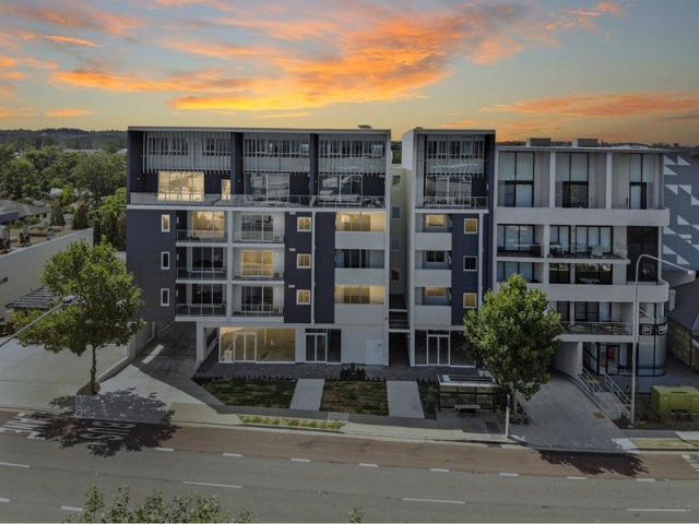 Modern & Opposite Stockland's Baulkham Hills!
