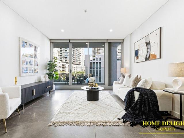 Modern oversized apartment with resort retreat!