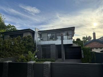 Modern, Lovely and Conveniently Located