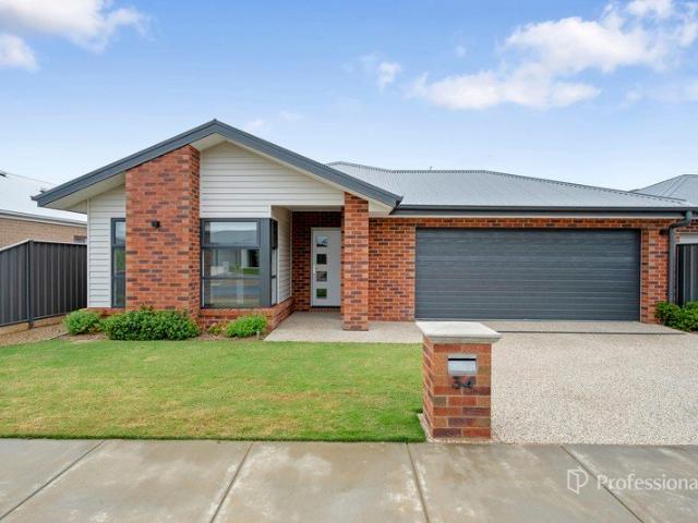 Modern, Low Maintenance & Move In Ready