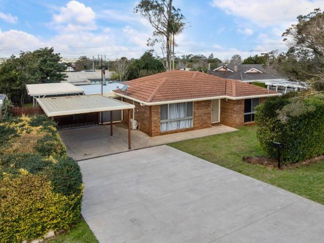 Modern, Low Maintenance & Move In Ready An Ideal First Home or Next Home!