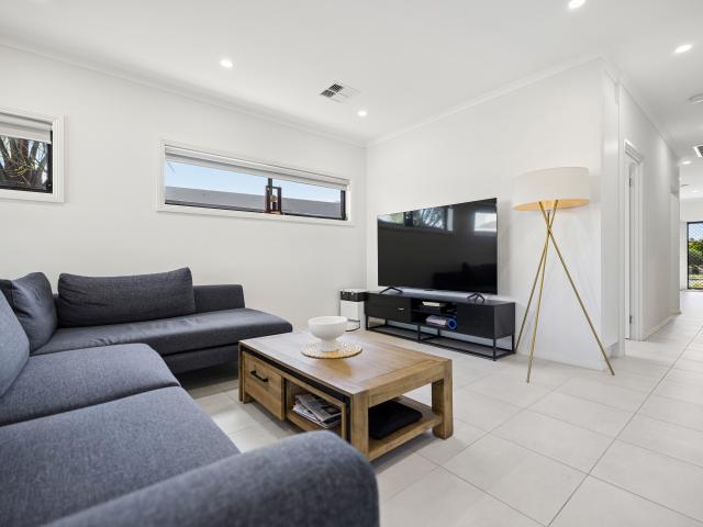 Modern, Low Maintenance and Ready to Move In