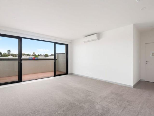 Modern Low Maintenance Apartment
