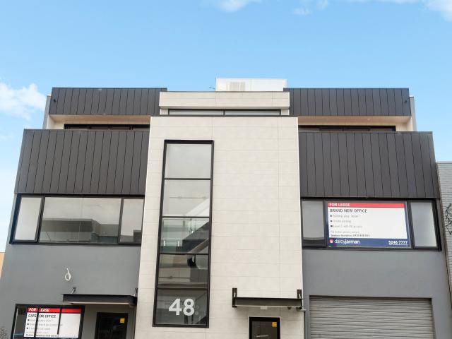 Modern Low Maintenance Apartment