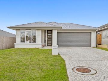 MODERN, LOW MAINTENANCE & BEAUTIFULLY PRESENTED
