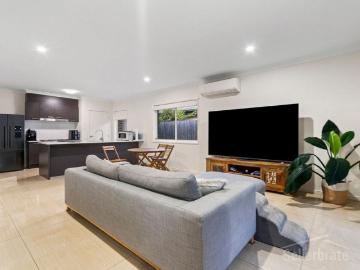 Modern, Low maintenance Brookhaven Living