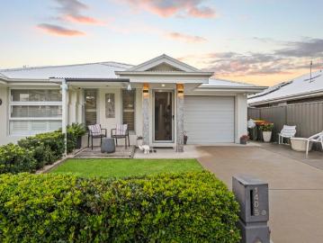 Modern Low Maintenance Duplex with Spacious Living & Outdoor Entertaining!