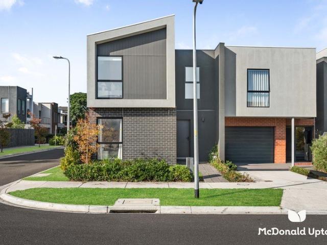 Modern Low Maintenance Family Home!