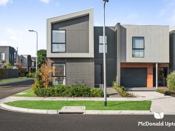 Modern Low Maintenance Family Home!