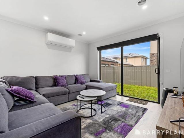 Modern & Low Maintenance Family Living in Clyde