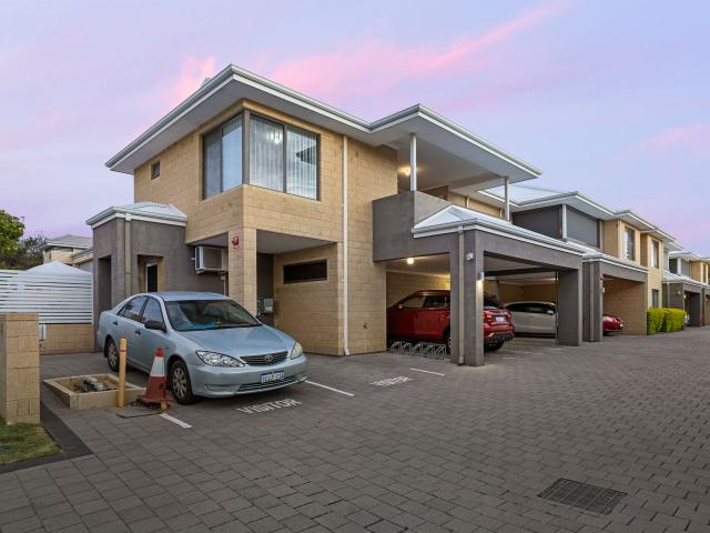Modern Low Maintenance Gem